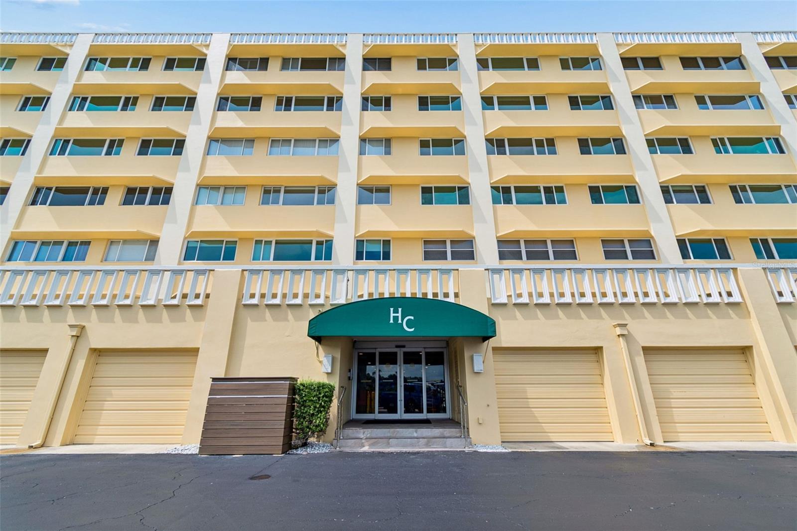 HARBOUR CLUB CONDO 3 - Residential
