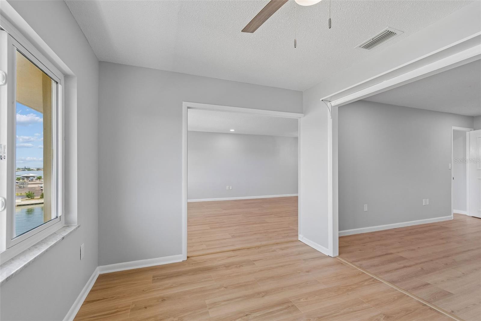 HARBOUR CLUB CONDO 3 - Residential