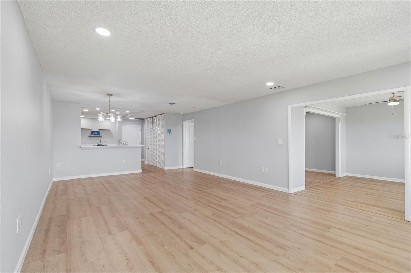 HARBOUR CLUB CONDO 3 - Residential