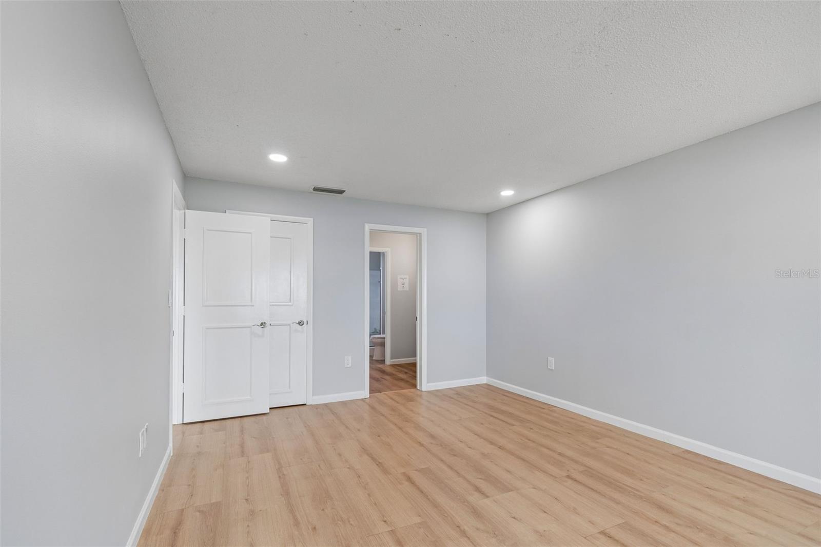 HARBOUR CLUB CONDO 3 - Residential