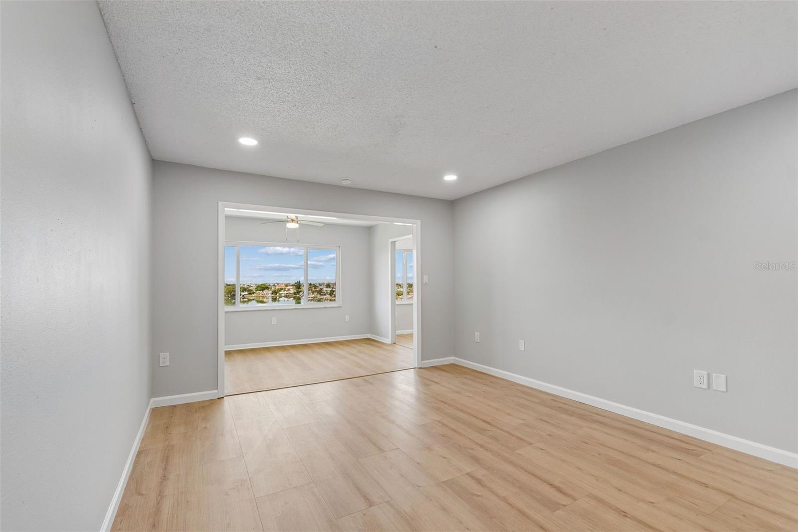 HARBOUR CLUB CONDO 3 - Residential