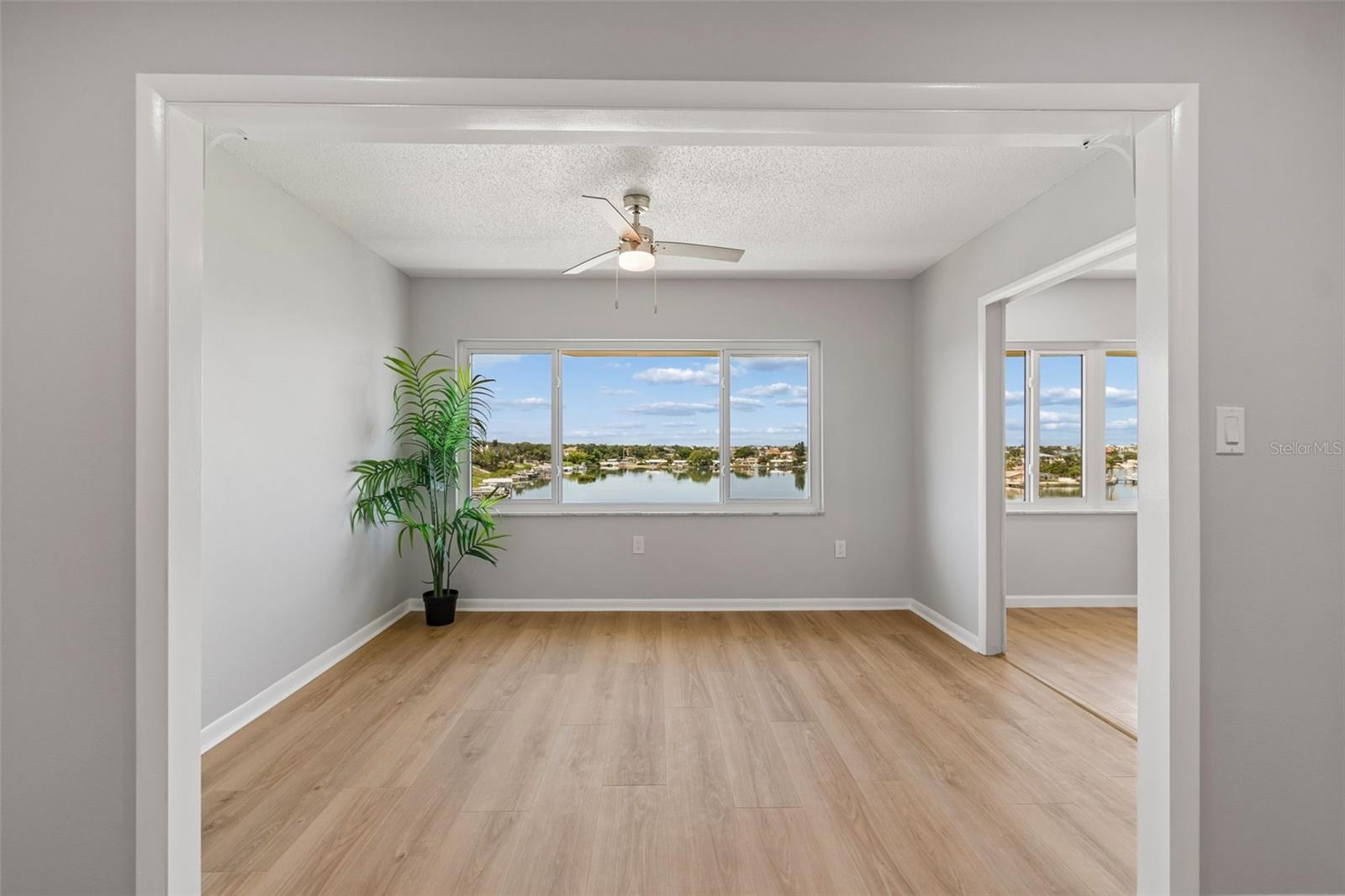 HARBOUR CLUB CONDO 3 - Residential