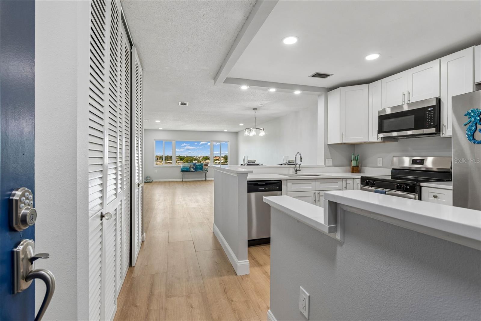 HARBOUR CLUB CONDO 3 - Residential