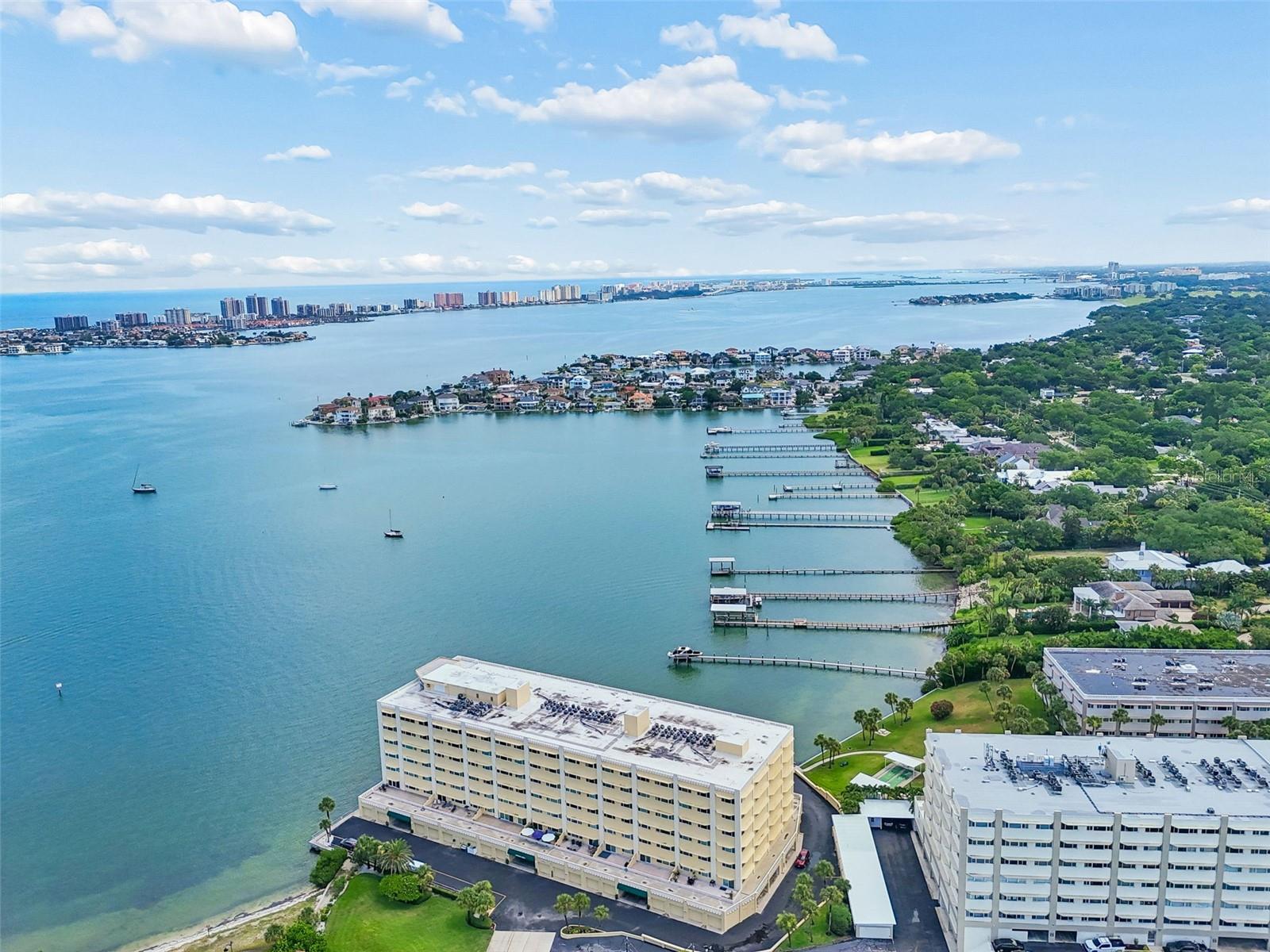 HARBOUR CLUB CONDO 3 - Residential