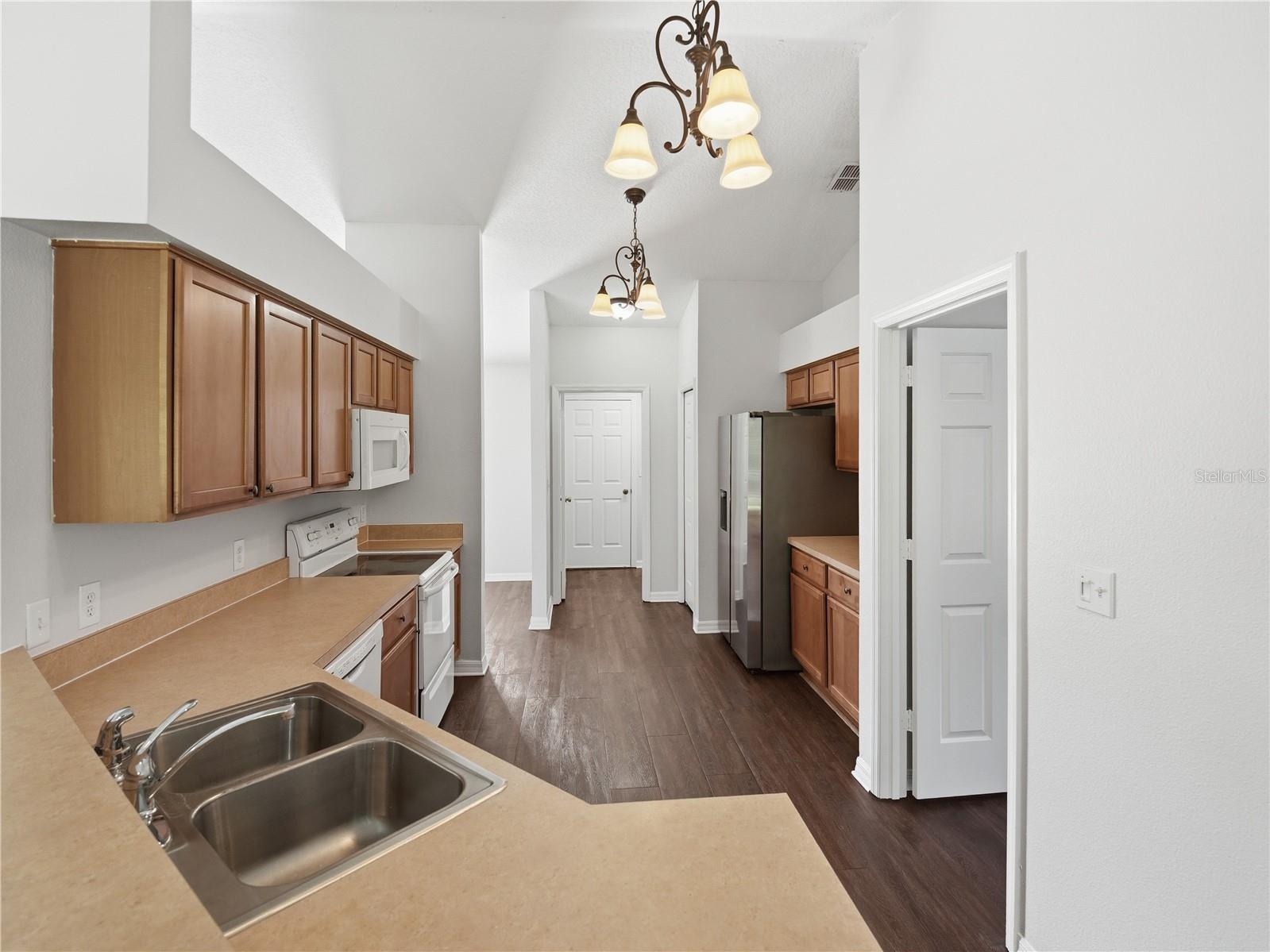 SWEETWATER CREEK UNIT 2 - Residential Lease
