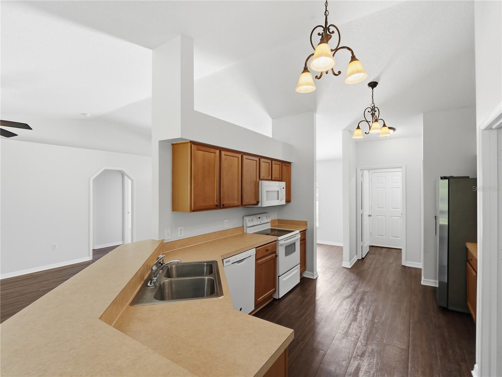 SWEETWATER CREEK UNIT 2 - Residential Lease