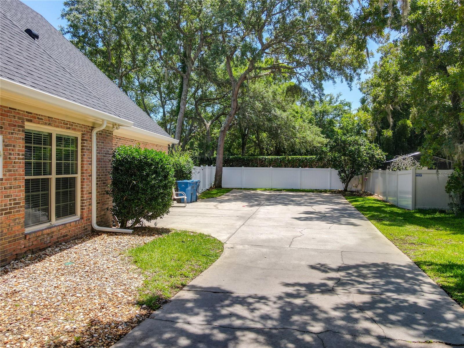 BREAKAWAY TRAILS - Residential