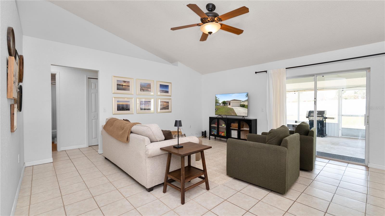 BEVERLY RISE PH 01 - Residential