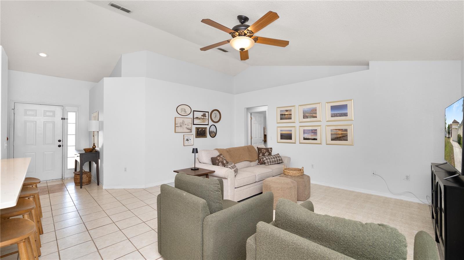 BEVERLY RISE PH 01 - Residential