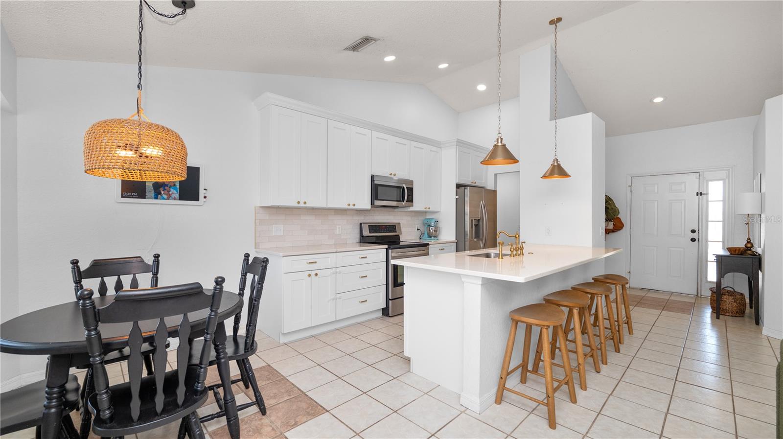 BEVERLY RISE PH 01 - Residential