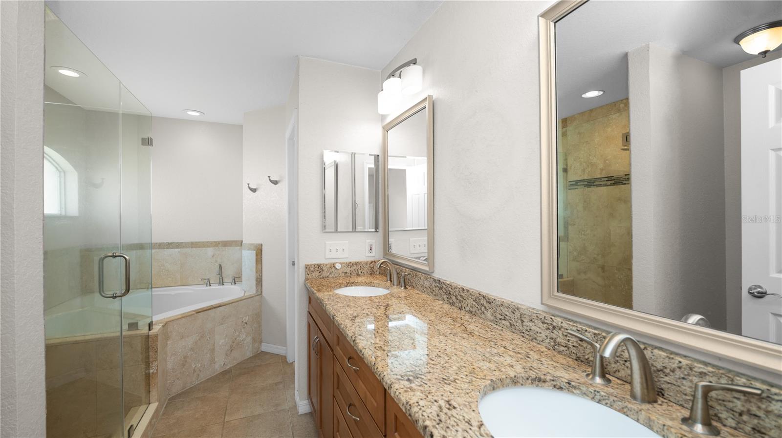 BEVERLY RISE PH 01 - Residential
