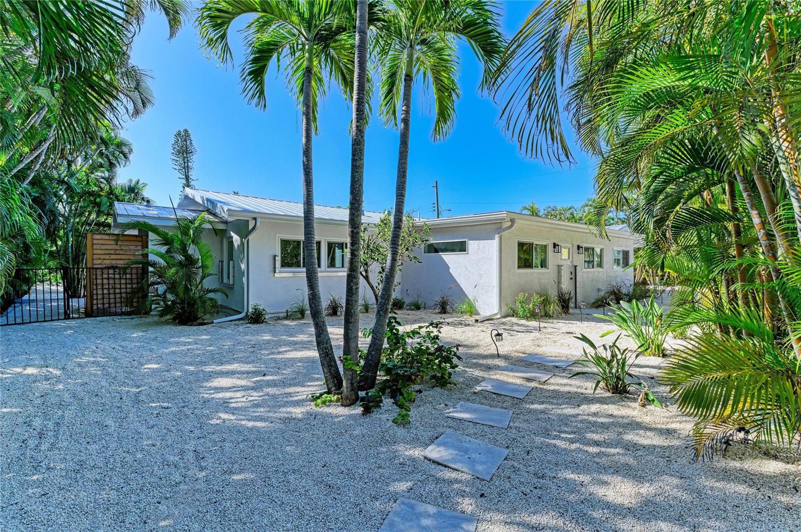 ISLAND CEDARS - Residential