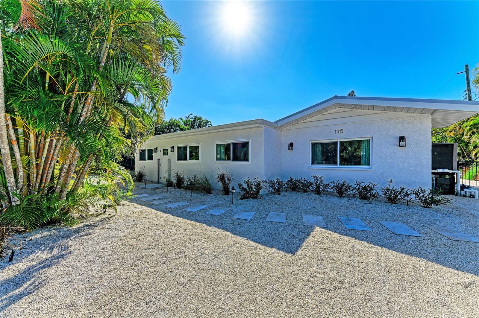ISLAND CEDARS - Residential