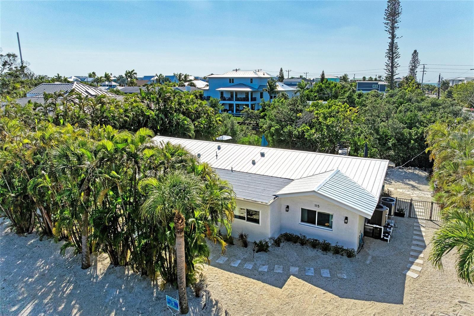 ISLAND CEDARS - Residential