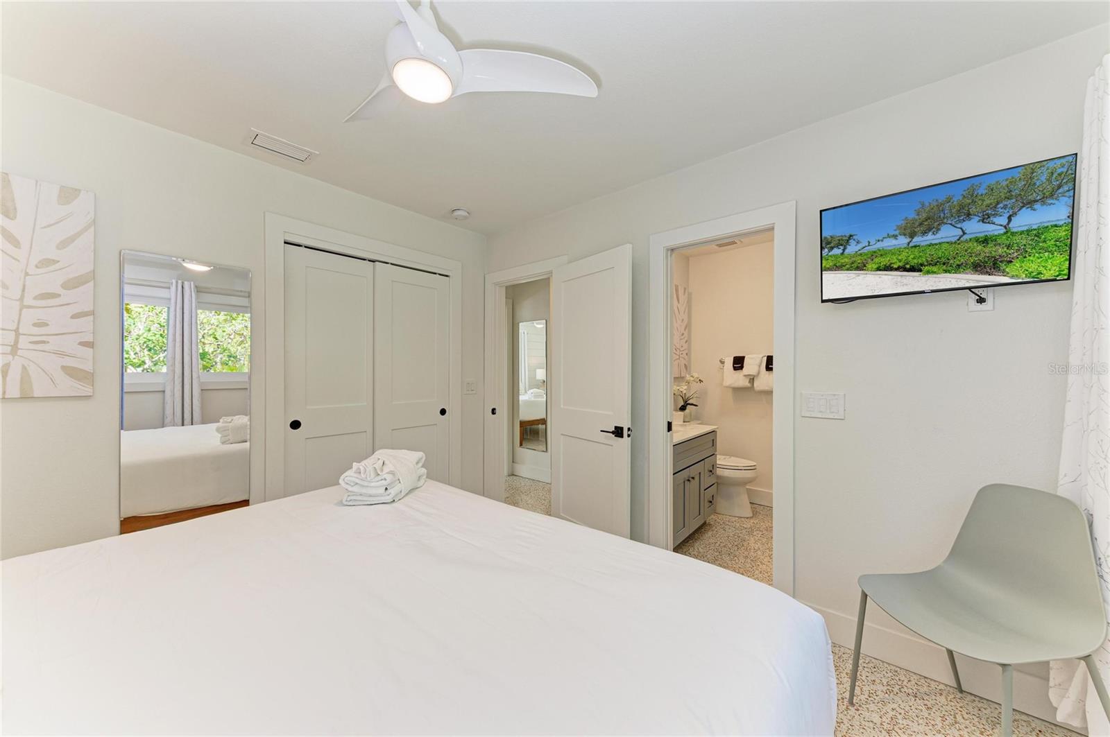 ISLAND CEDARS - Residential