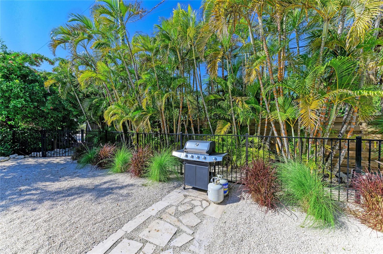 ISLAND CEDARS - Residential