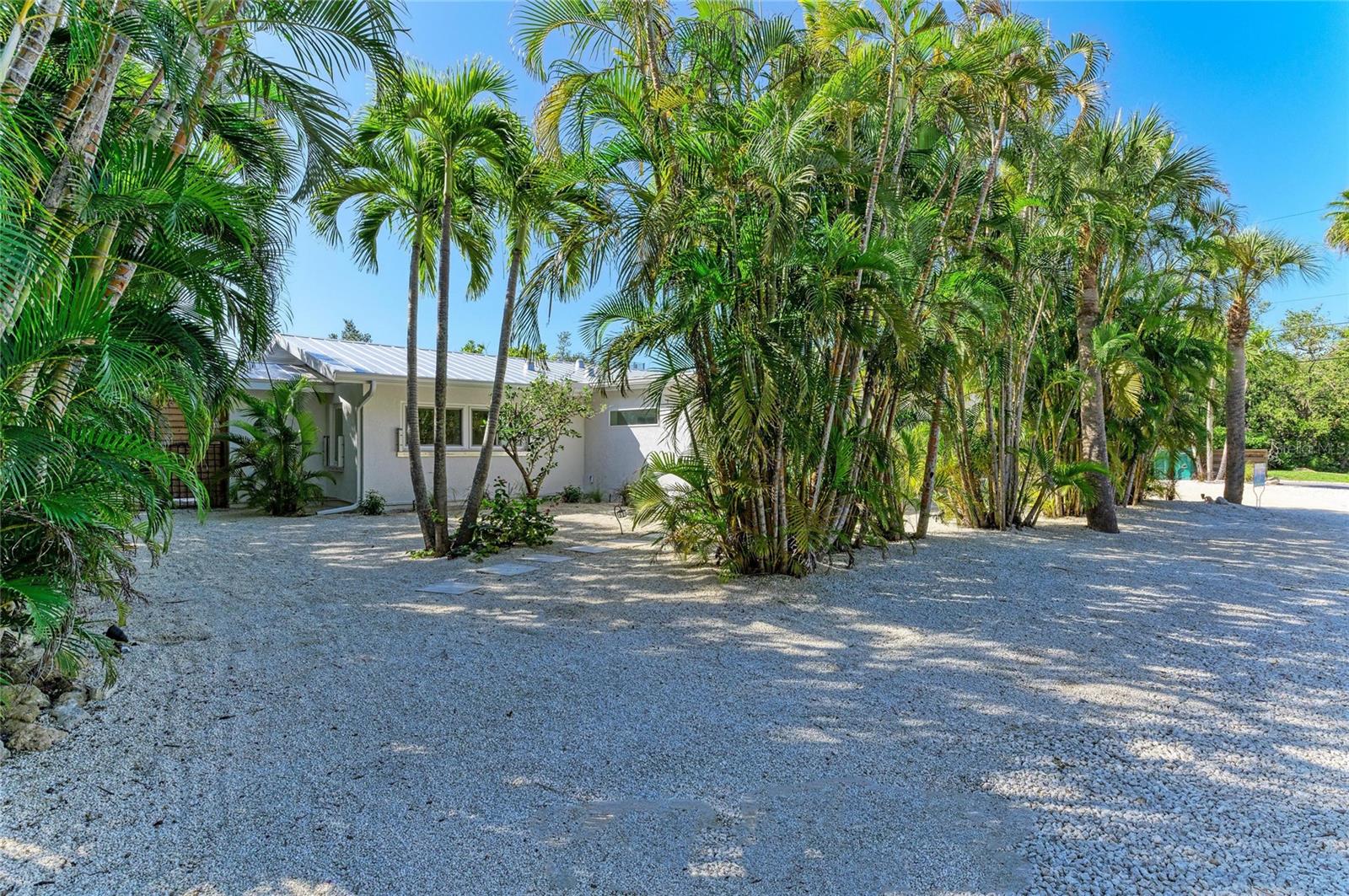 ISLAND CEDARS - Residential