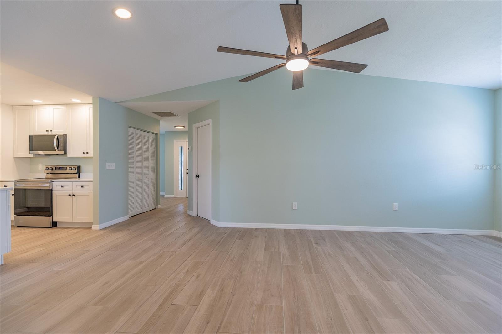 COUNTRY CLUB HEIGHTS FIRST ADD - Residential
