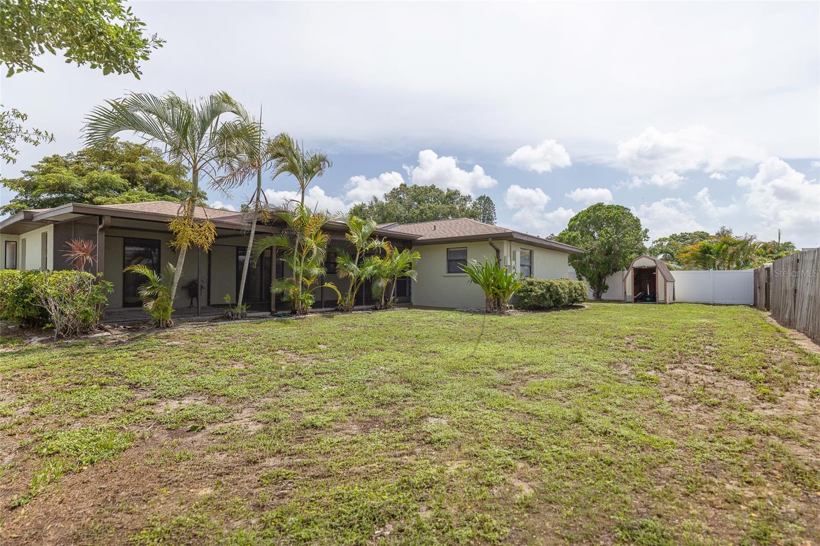 COUNTRY CLUB HEIGHTS FIRST ADD - Residential