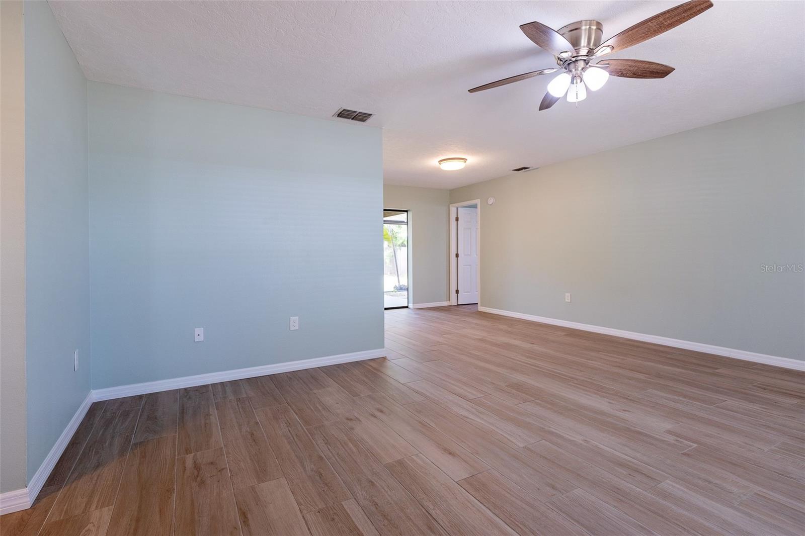 COUNTRY CLUB HEIGHTS FIRST ADD - Residential