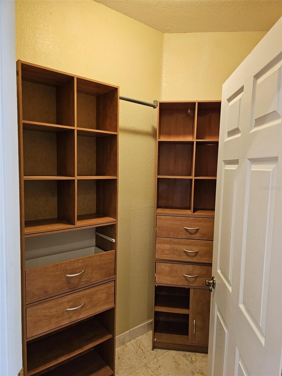 FLORA RIDGE CONDO PH 6 BLDG 13 - Residential