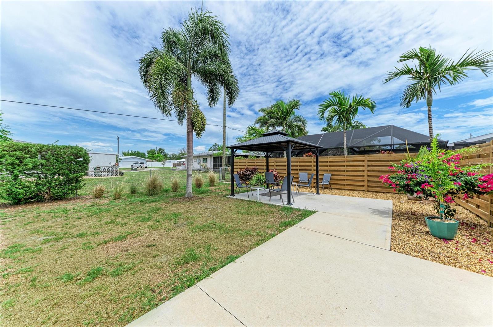 SOUTH GATE - Residential