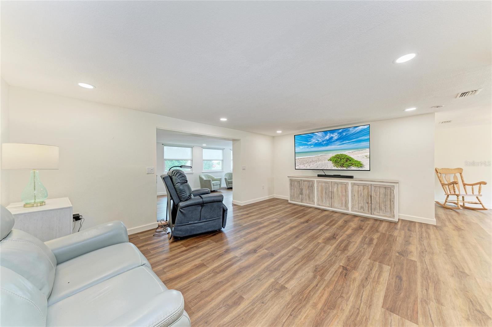 SOUTH GATE - Residential