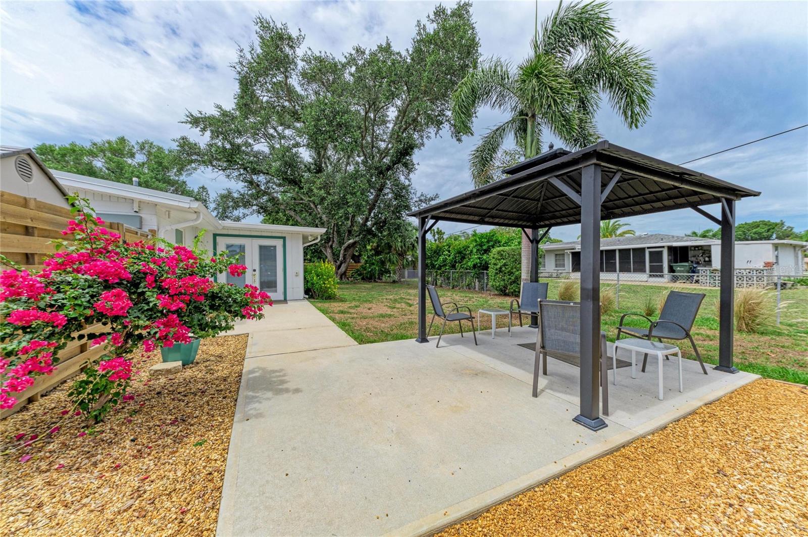 SOUTH GATE - Residential