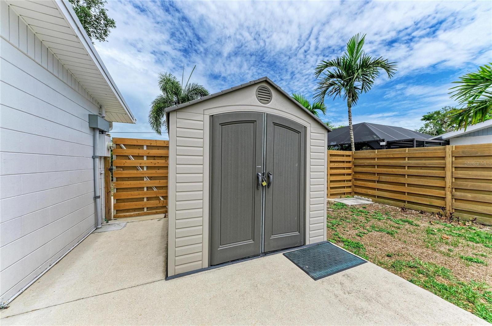 SOUTH GATE - Residential