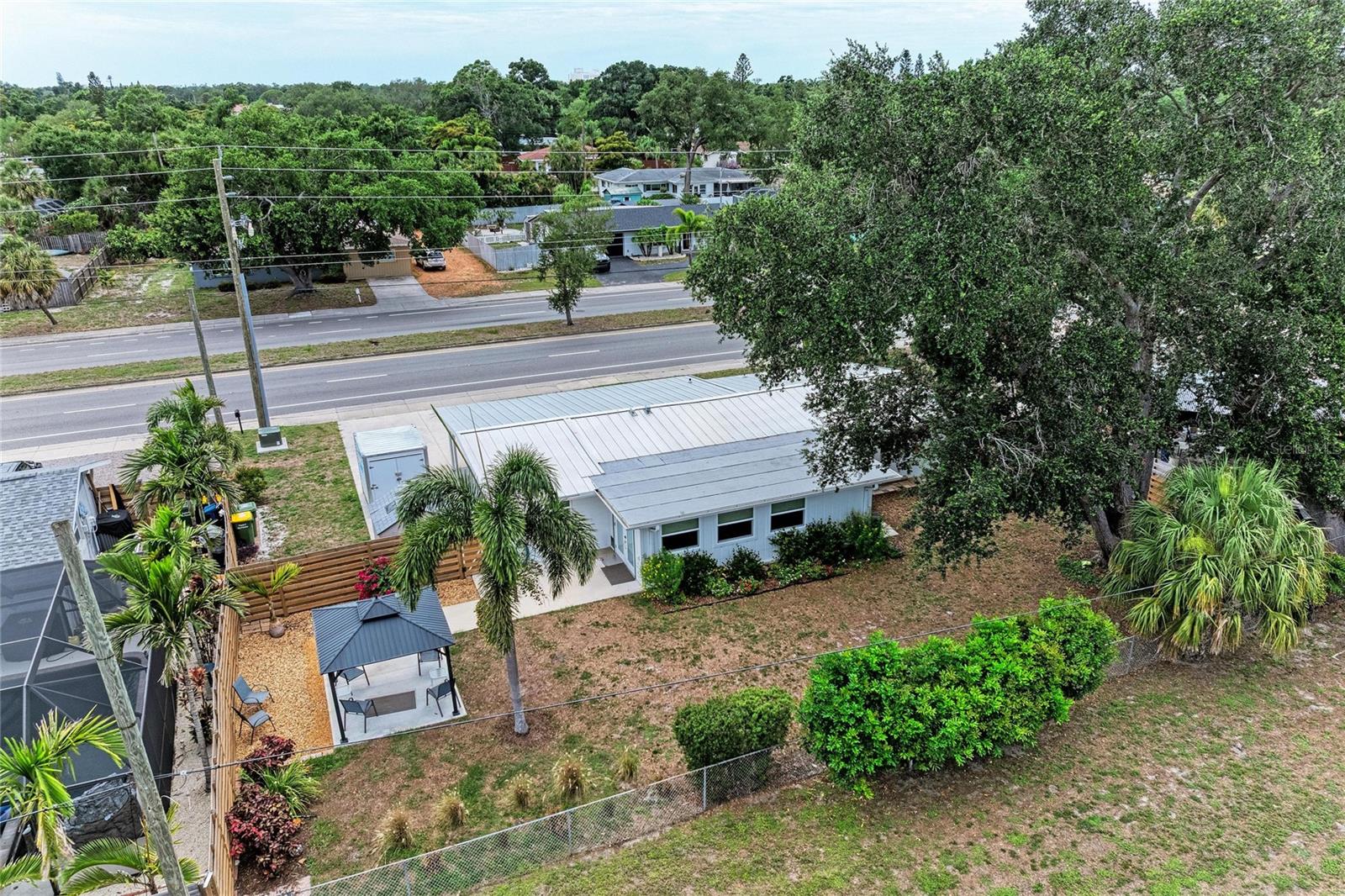 SOUTH GATE - Residential