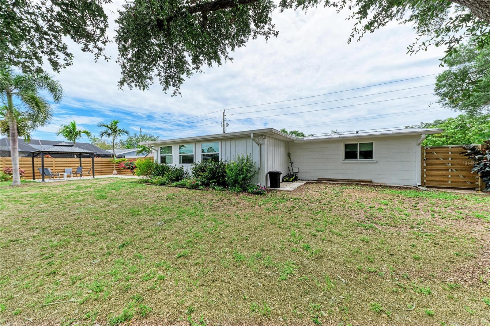 SOUTH GATE - Residential