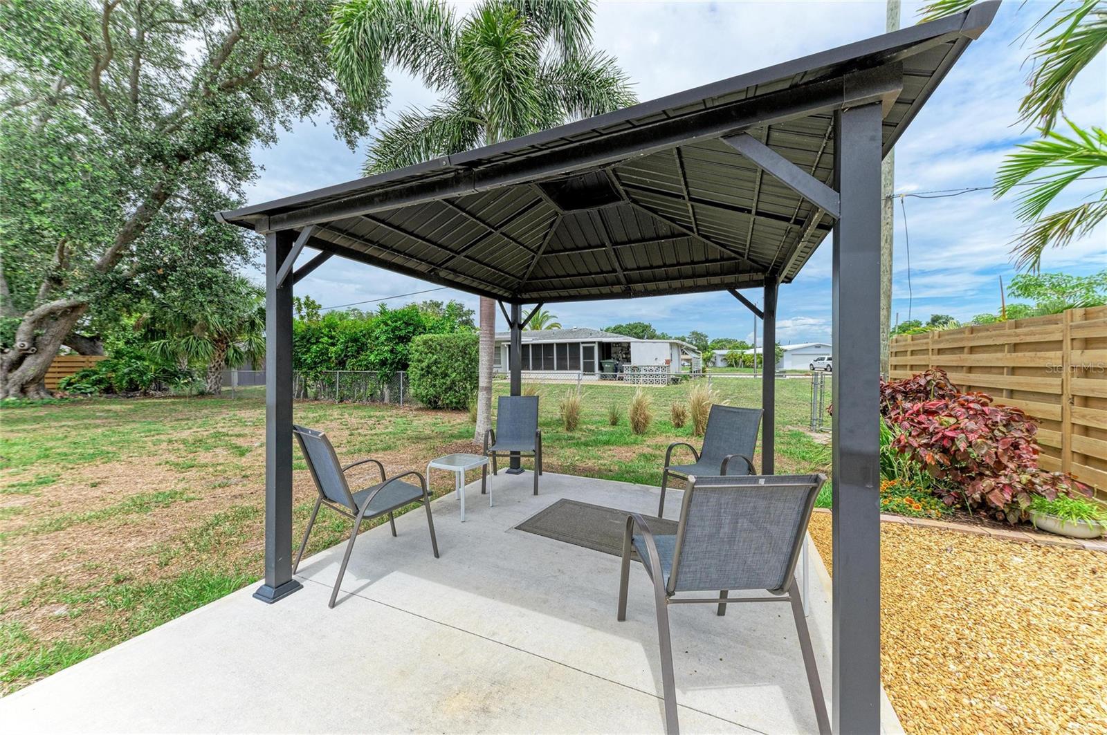 SOUTH GATE - Residential