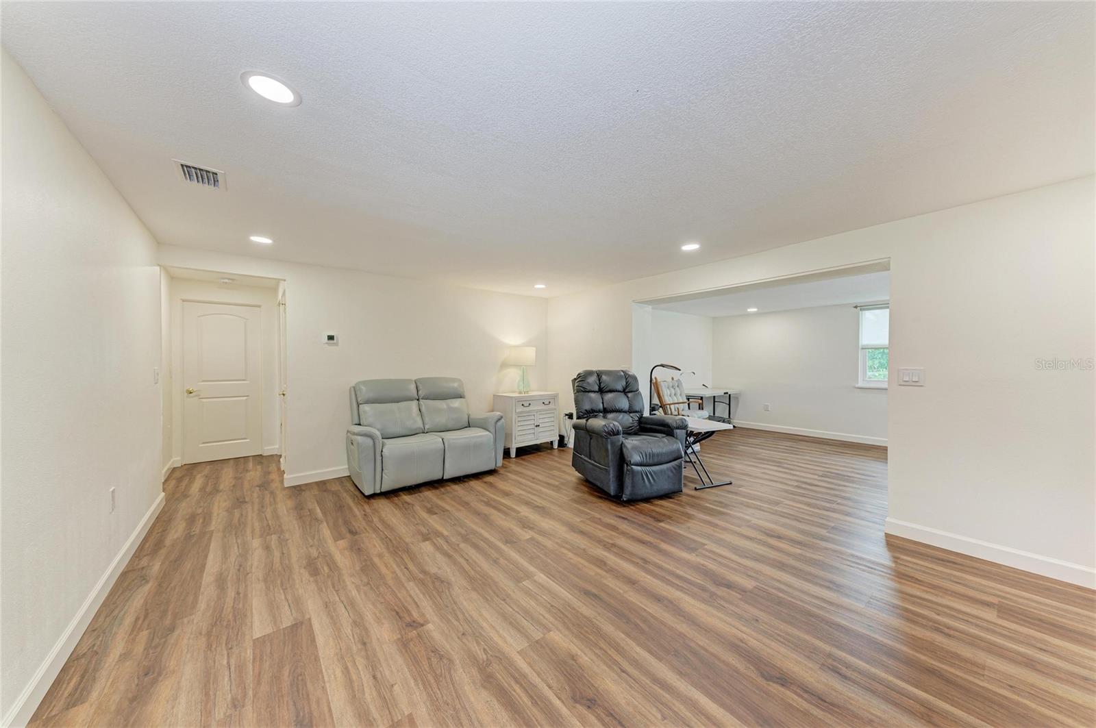 SOUTH GATE - Residential