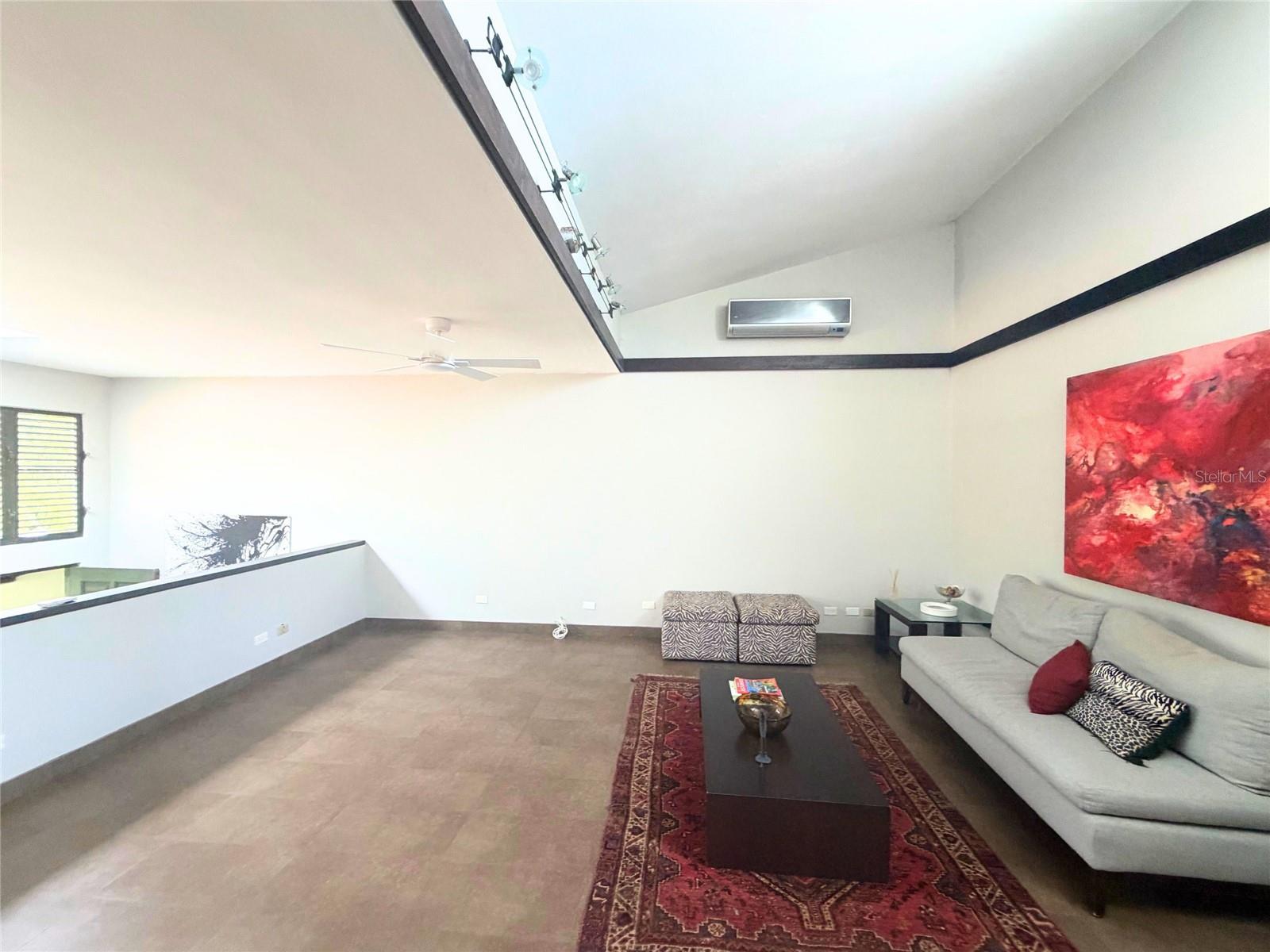 HARBOR VIEW ROAD - Residential