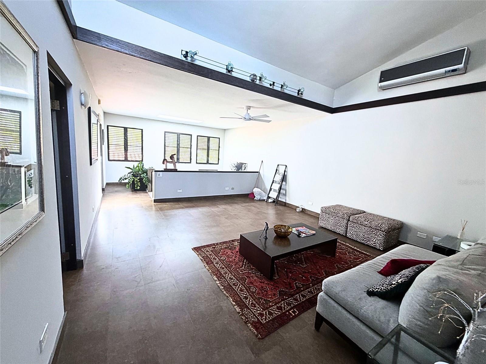 HARBOR VIEW ROAD - Residential