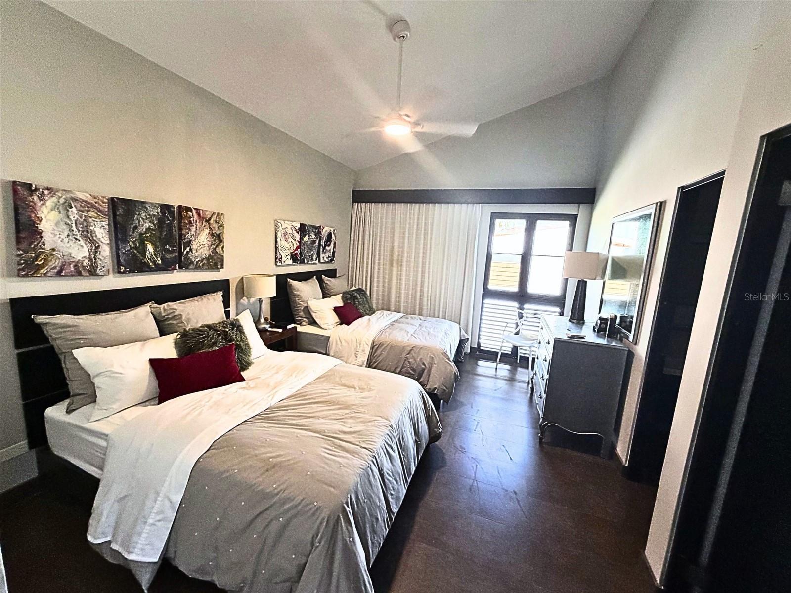 HARBOR VIEW ROAD - Residential