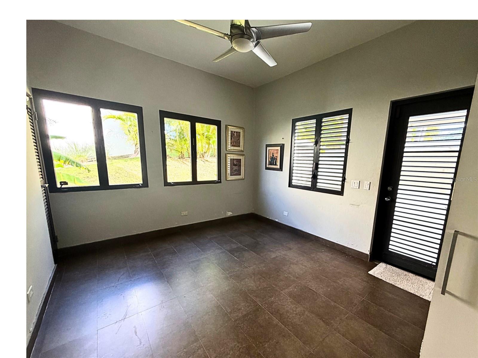 HARBOR VIEW ROAD - Residential