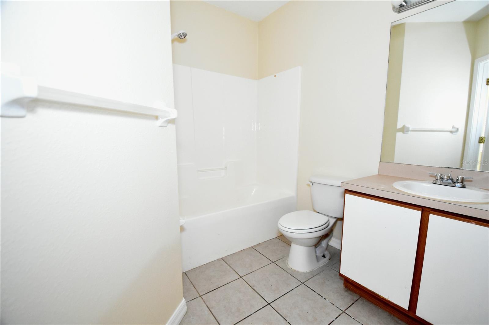 VILLAGES OF BLOOMINGDALE CONDO - Residential