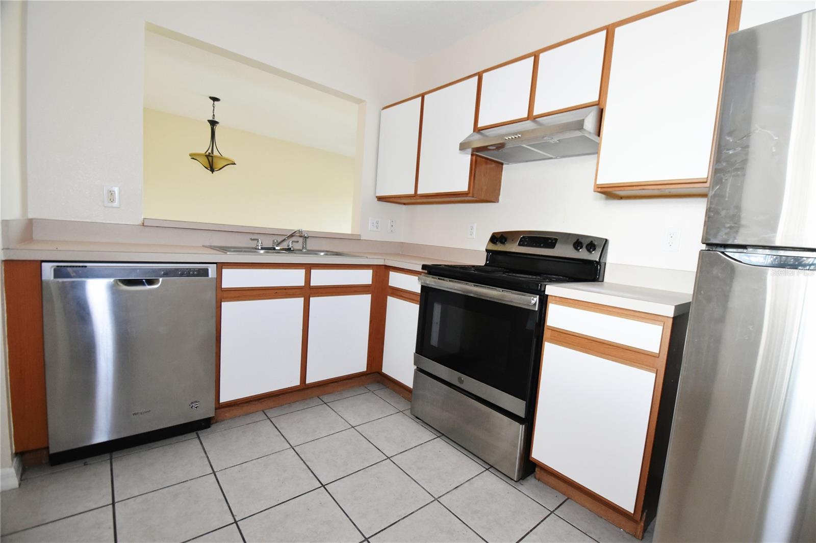 VILLAGES OF BLOOMINGDALE CONDO - Residential