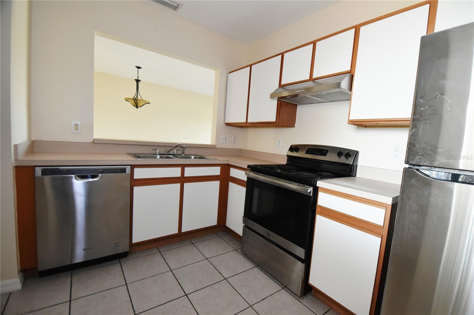 VILLAGES OF BLOOMINGDALE CONDO - Residential
