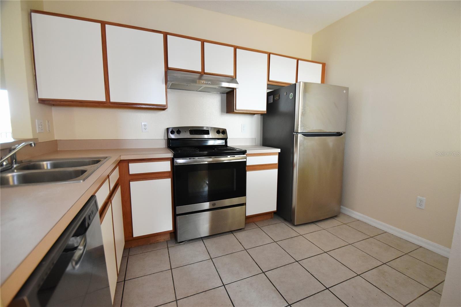 VILLAGES OF BLOOMINGDALE CONDO - Residential