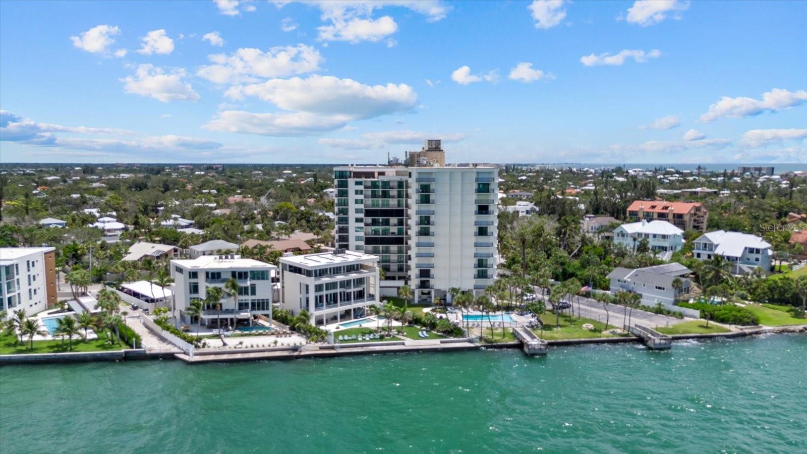 SIESTA TOWERS - Residential