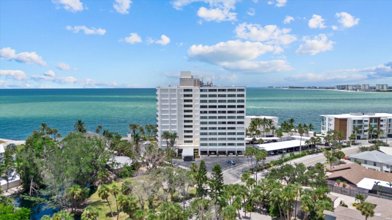 SIESTA TOWERS - Residential