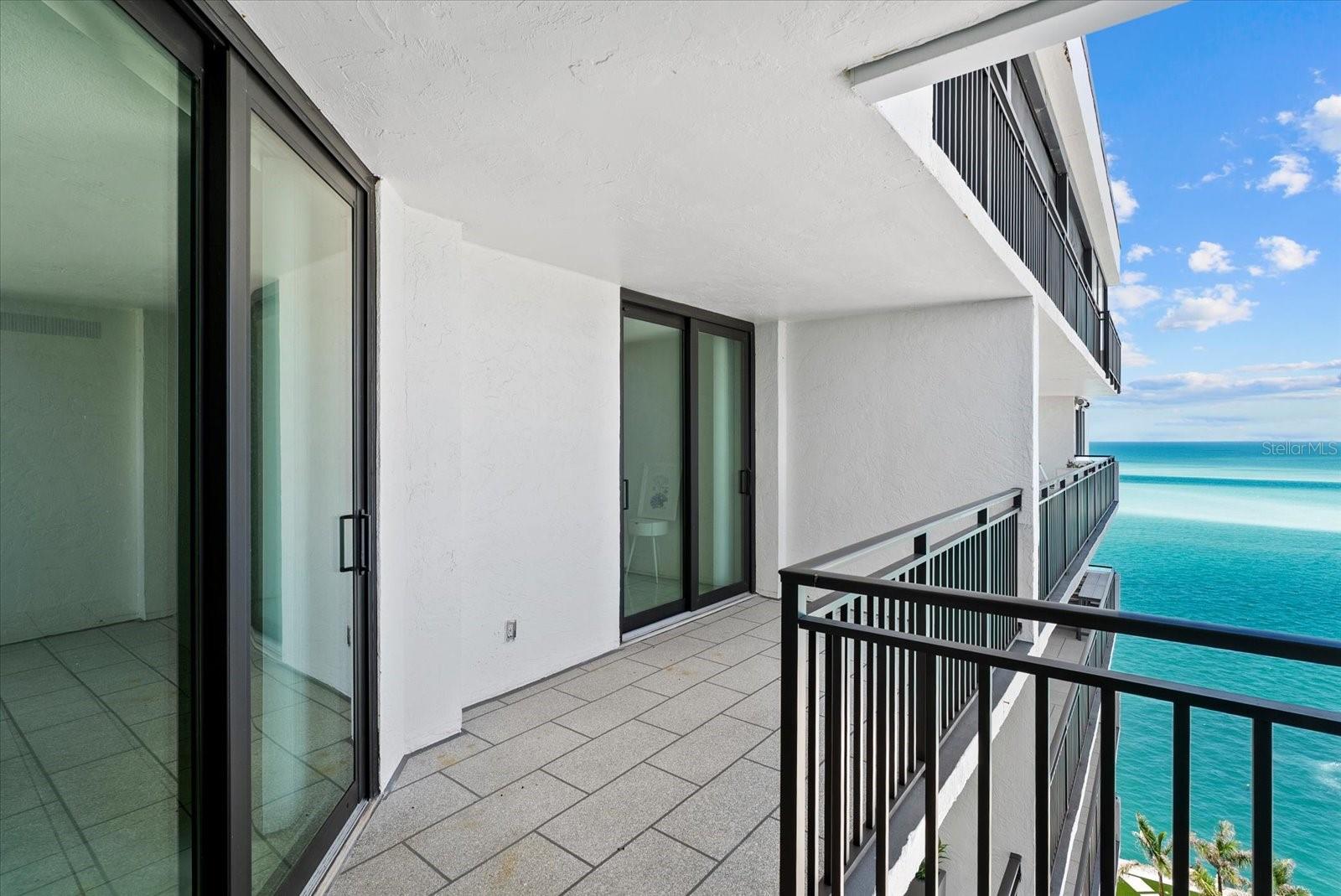 SIESTA TOWERS - Residential