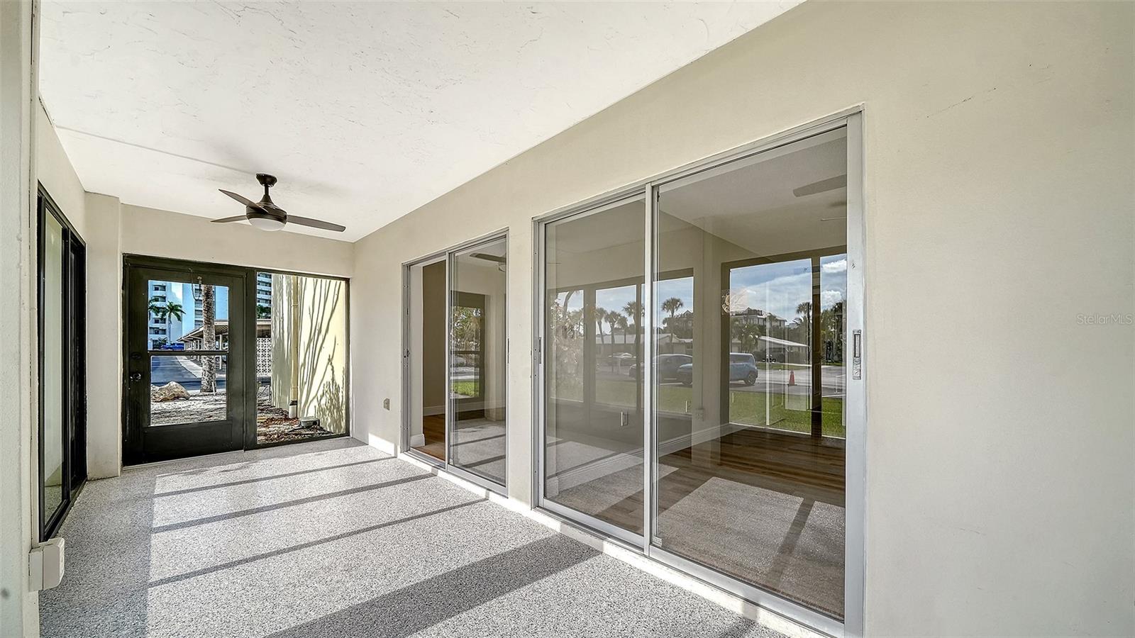 WHISPERING SANDS - Residential