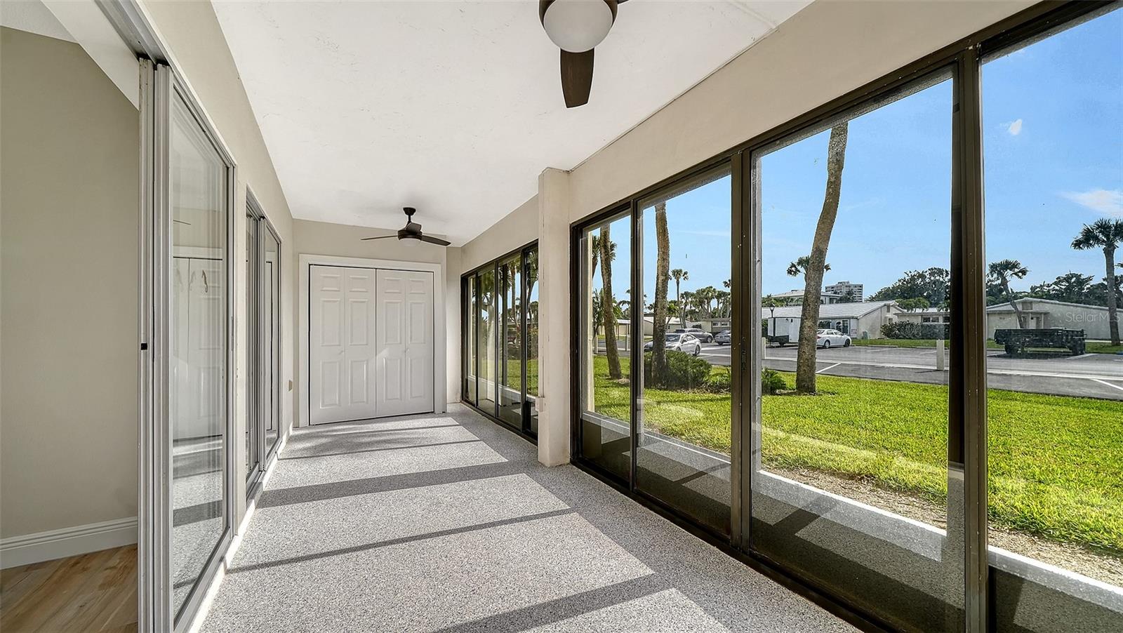 WHISPERING SANDS - Residential