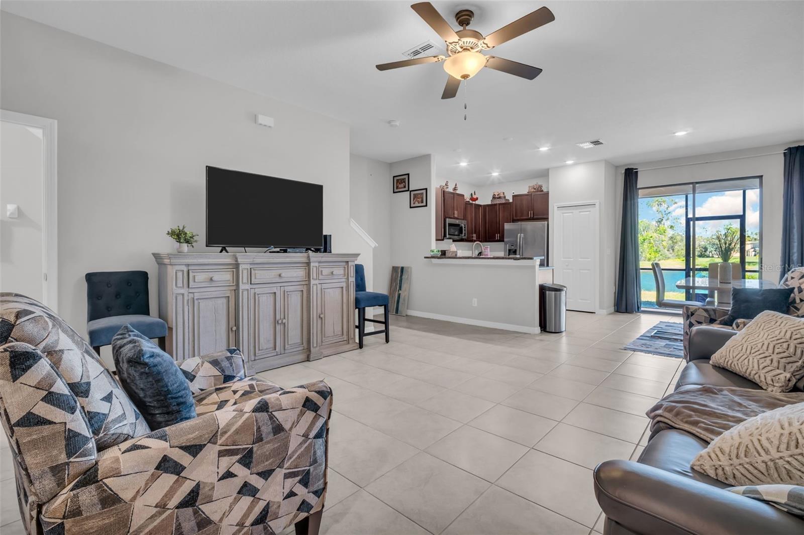 VENTANA TWNHMS AT WATERS EDGE - Residential