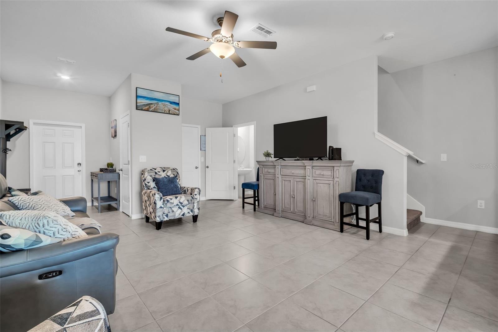 VENTANA TWNHMS AT WATERS EDGE - Residential