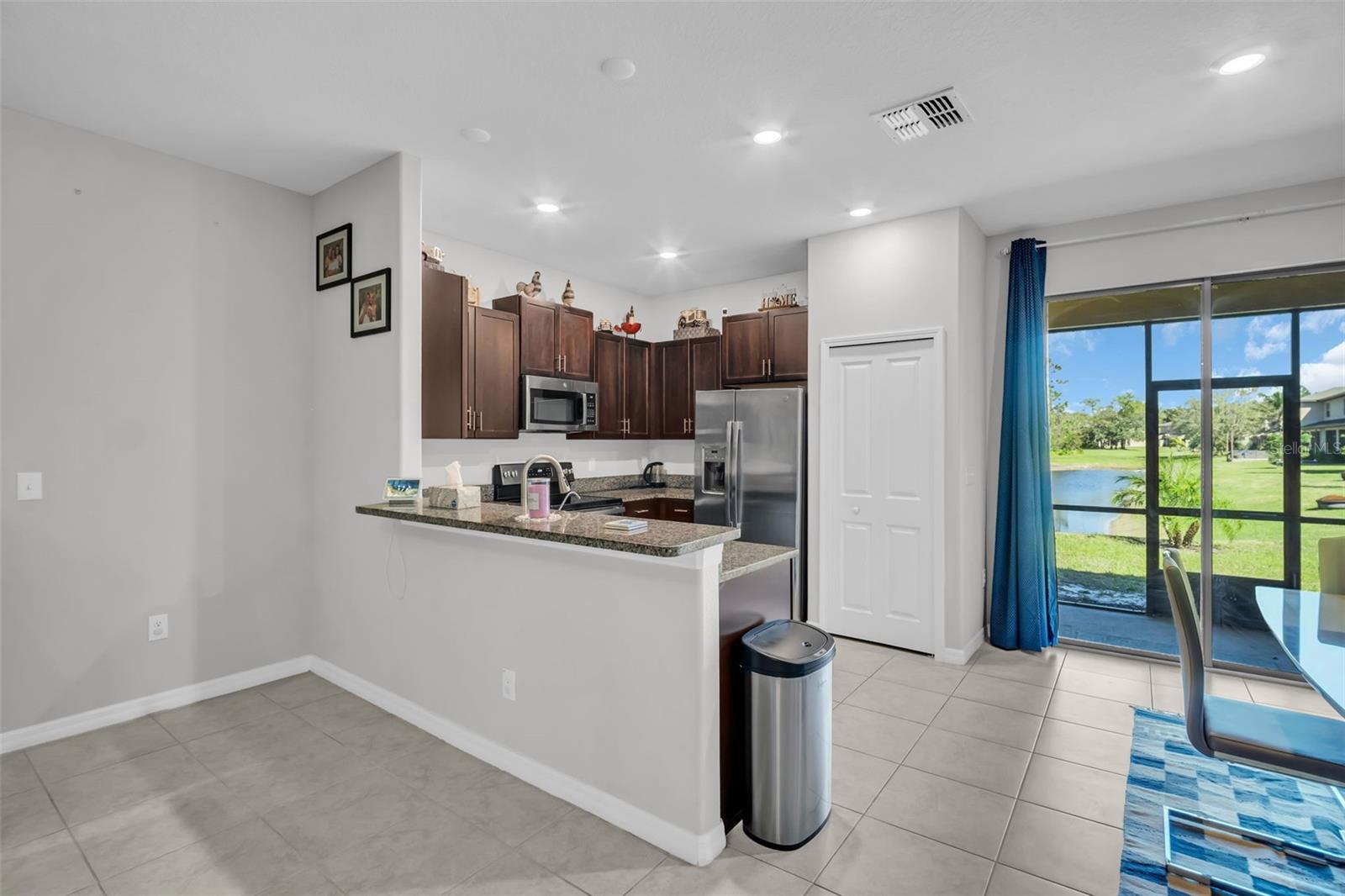 VENTANA TWNHMS AT WATERS EDGE - Residential