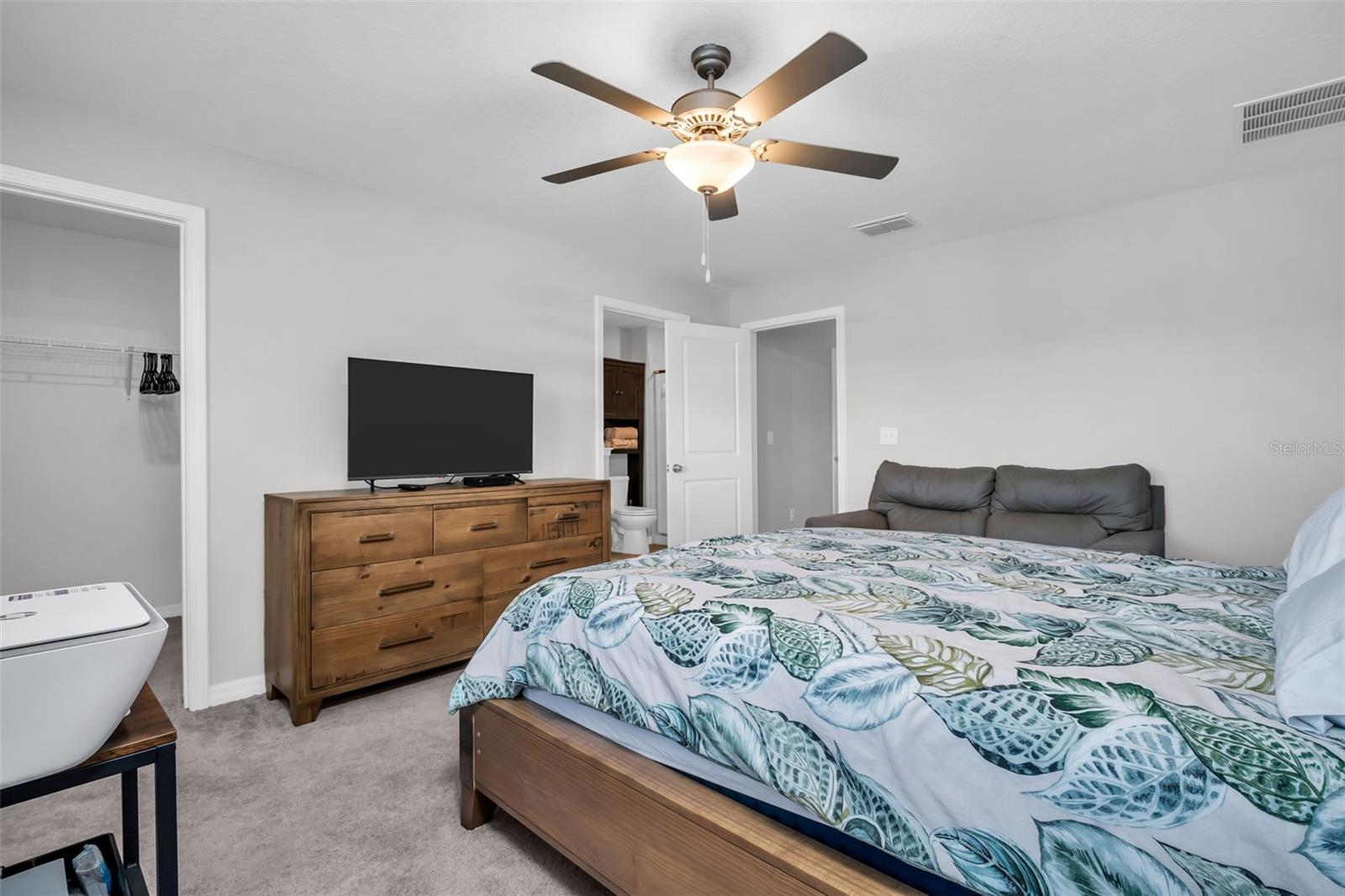 VENTANA TWNHMS AT WATERS EDGE - Residential